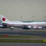 ロンドンヒースロー空港へ戻る。１９時１５分発のJAL402便で帰国する。行きのトランジットと同様に荷物検査で時間を要したが、ラウンジでシャワーを浴びる時間は確保出来た。日本政府専用機がマレーシアのA380と並んで駐機している。