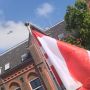 Daar is ie weer De #Ghettobird #Politieheli boven centrum #033 Gaat dus niet om de vlag @fleurimming ;-)