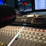Nog even wat inval-on-air uren pakken vandaag! #thebeatgoeson #slamfm 
