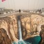 رسم ثلاثي الابعاد بشكل رائع على ارضية احد الشوارع