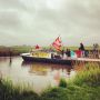 De boot van Kitemobile.nl keert speciaal om Bart nog even aan te moedigen! #waterproof #sup